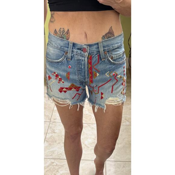 Levi's 501 Southwestern Aztec Embroidered Studded Cut Off Button Fly Shorts 26 - Picture 1 of 7